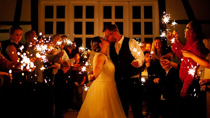 Philipp Schütz | Hochzeitsfotograf Bonn 3 Hochzeitsfotograf Hochzeitsfotograf Bonn, SLAWA SMAGIN, Standesamt Fotograf Bonn, Hochzeitsvideo Bonn, Videograf Hochzeit