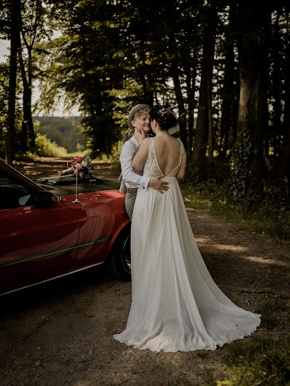 Sara Krieger Art 3 Hochzeitsfotograf Johna fotografiert
