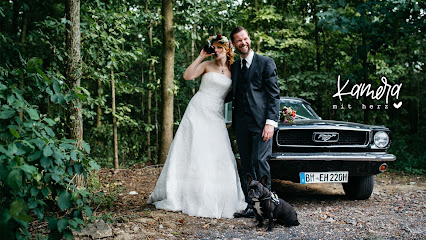 PATTE CHRISTOPH Hochzeitsfotograf Köln 4 Hochzeitsfotograf Kamera mit Herz // Hochzeitsfotografie & Familienfotos